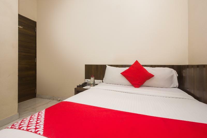 โอโย 8193 โฮเต็ล เพิร์ล วิว Hotel มุมไบ ภายนอก รูปภาพ